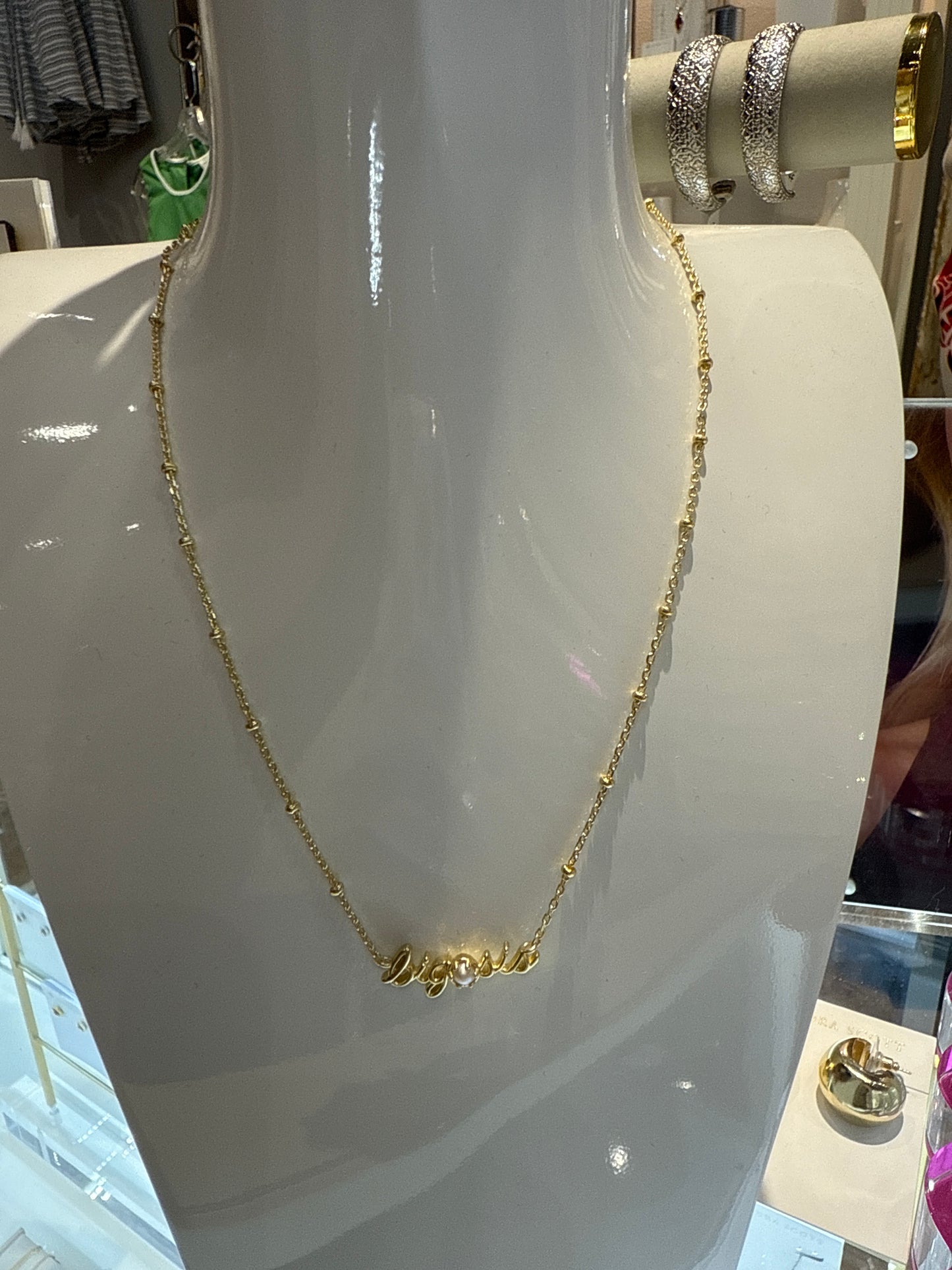 Big sis short necklace gold