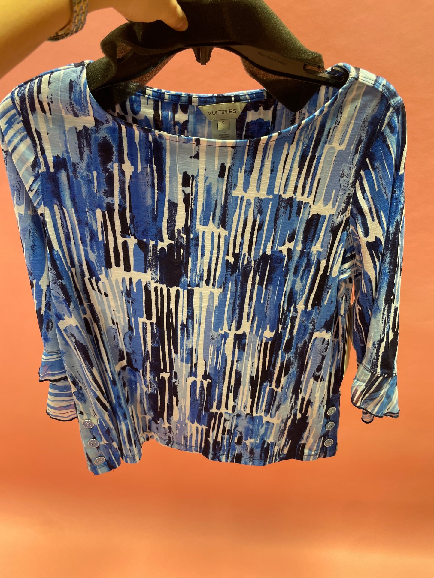 BLUE PATTERN 3/4 SLV MOCK NK TOP