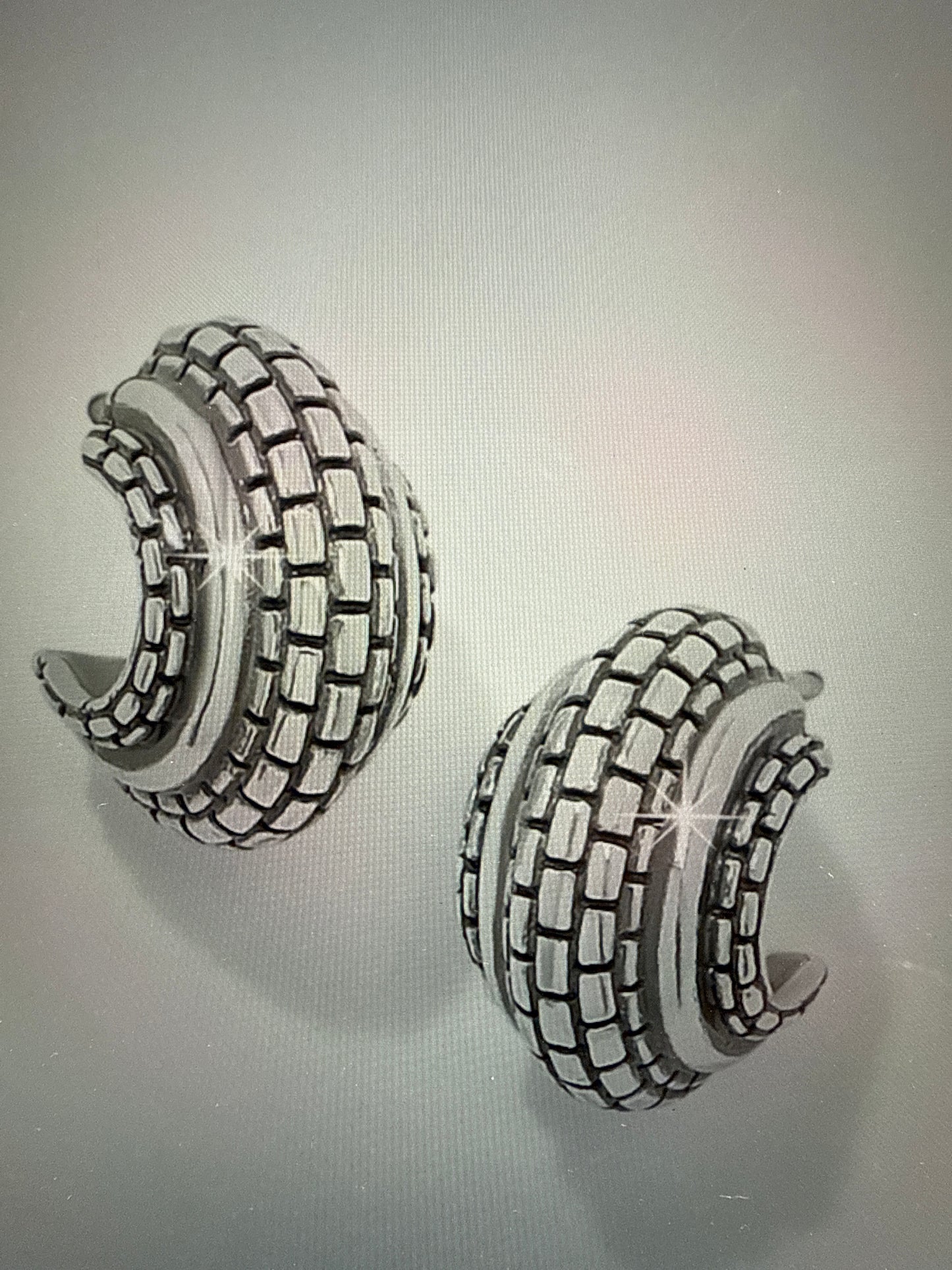 Ferrara scala hoop earring