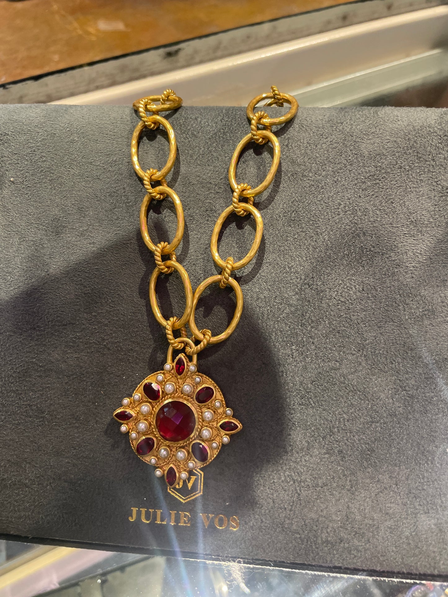 MONACO STATMENT GOLD RUBY RED N