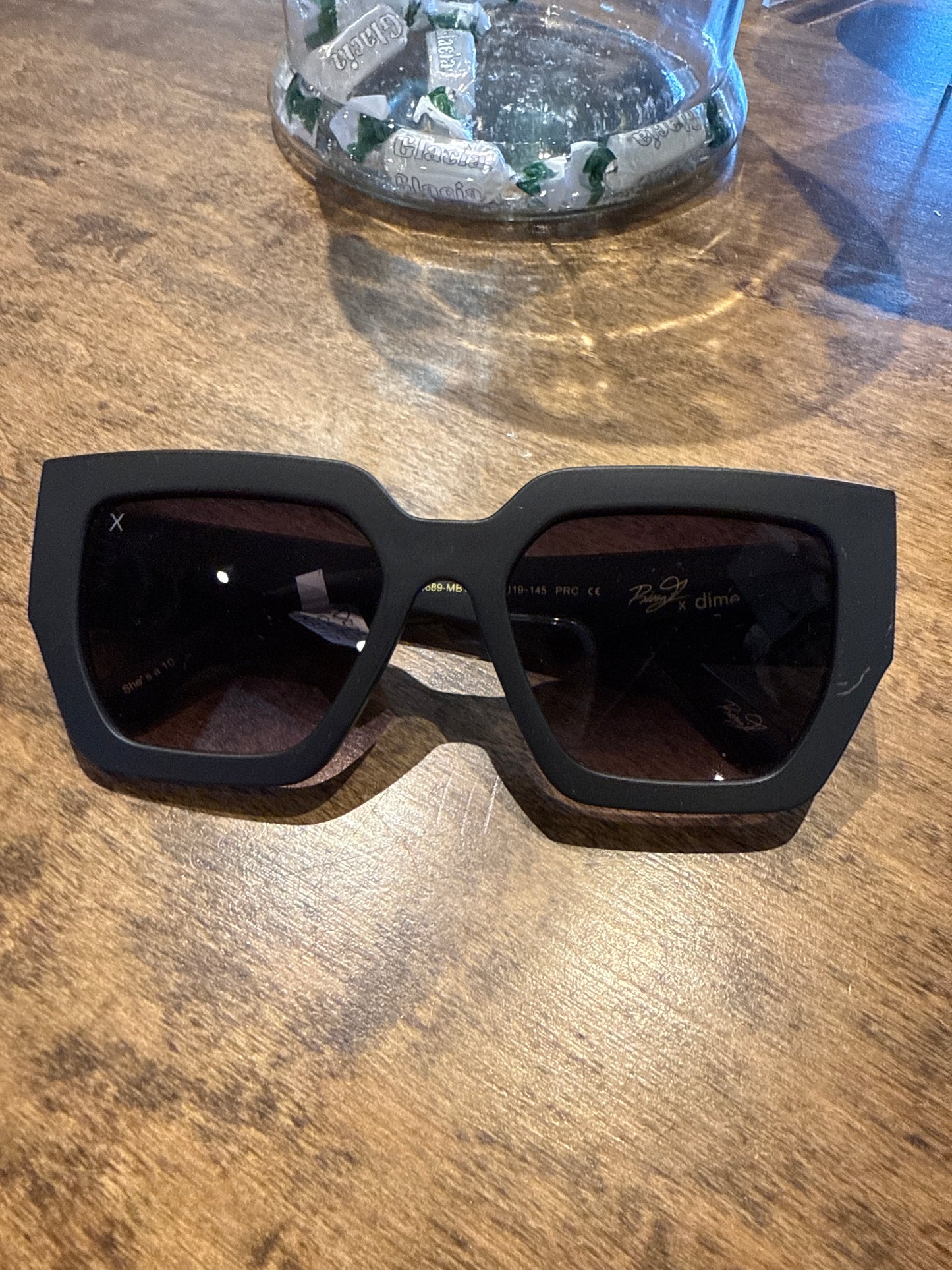 SHES A 10 SUNGLASSES