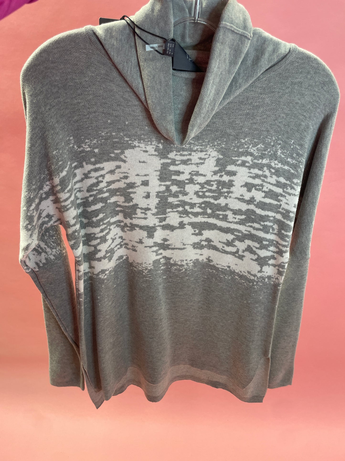 GREY HOODIE