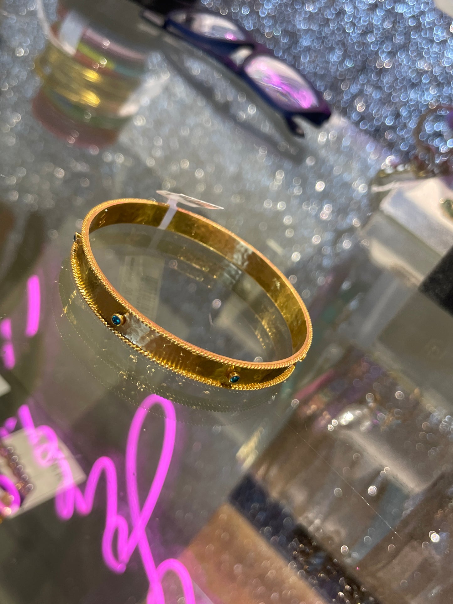 SAVOY BANGLE GLD PACIFIC BLUE