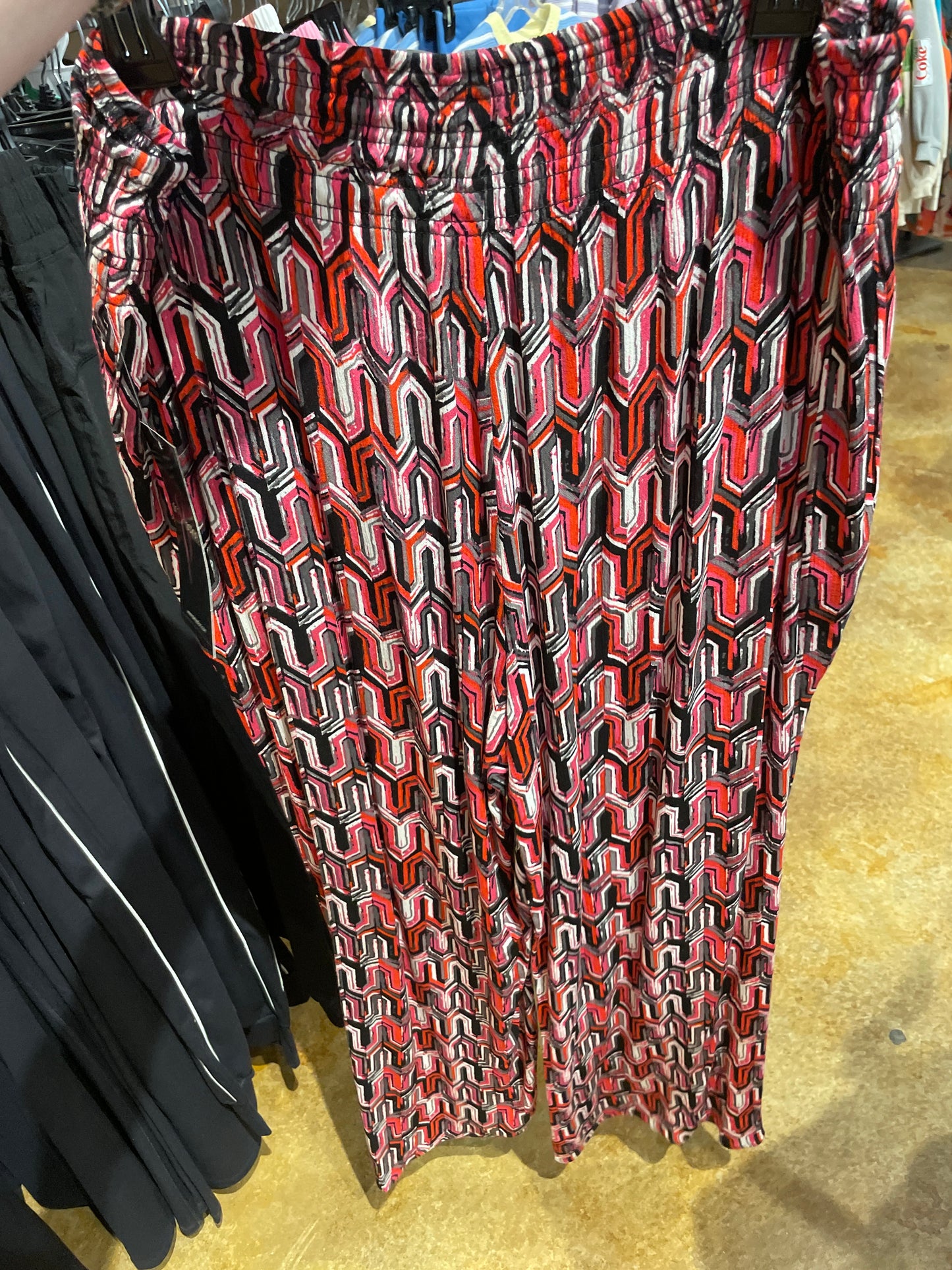 WIDE LEG FLOWY PANTS WITH PATTERN RED PINK WHITE AND BLACK