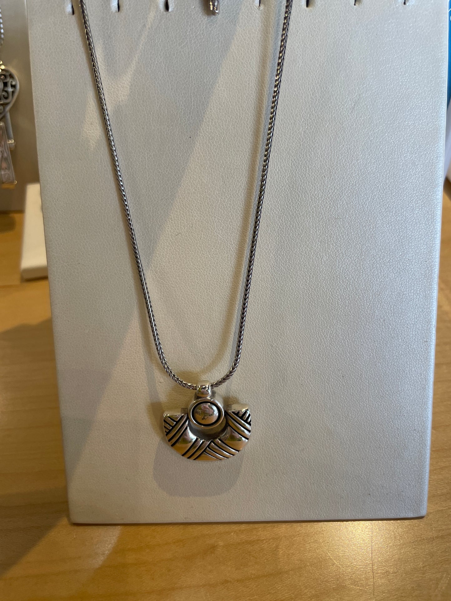 MAYA CURVE NECKLACE