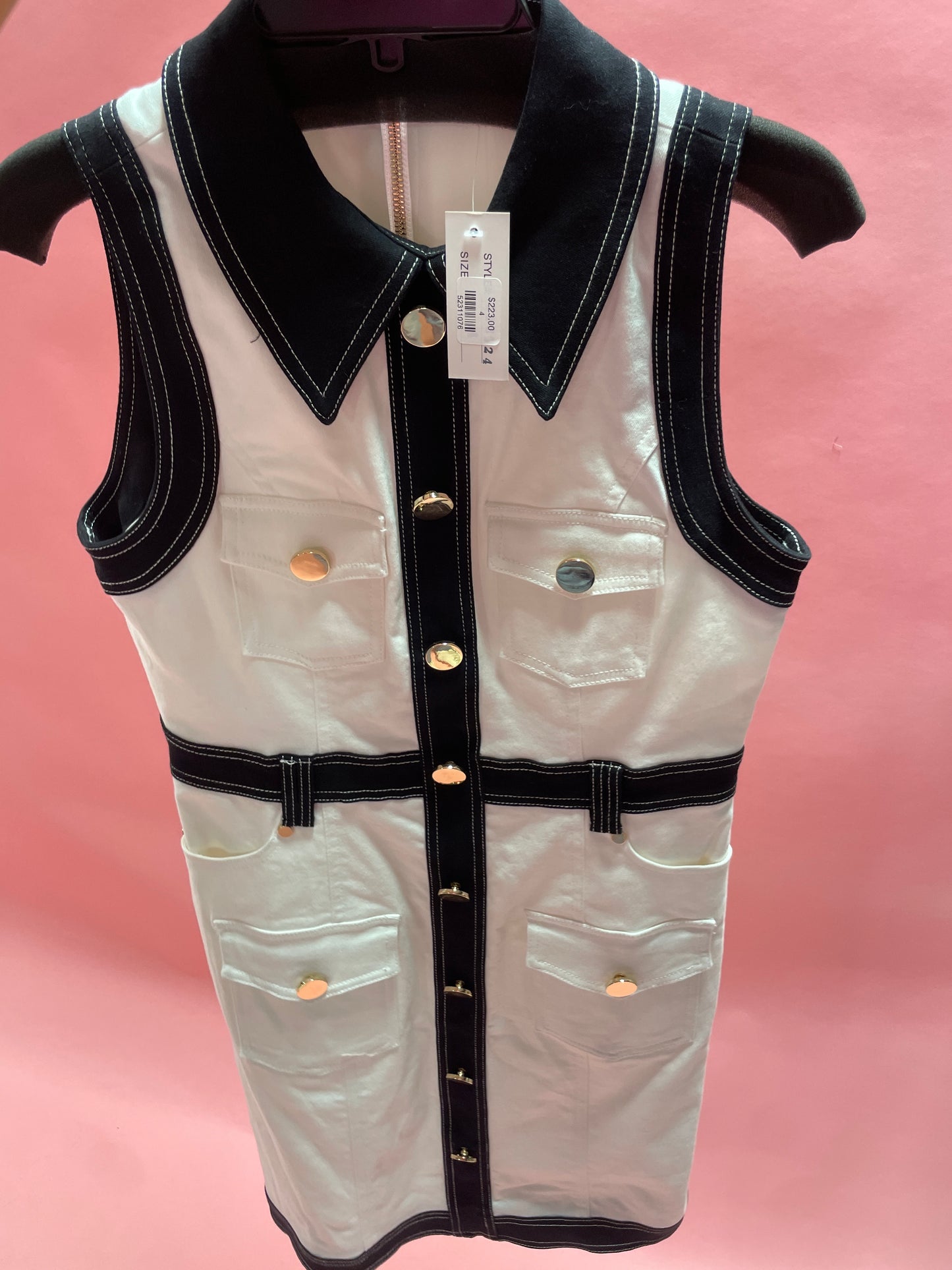 BLACK AND WHITE GOLD BUTTON UP