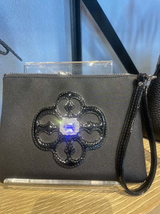 BLK SOCIALITE  ZIP POUCH