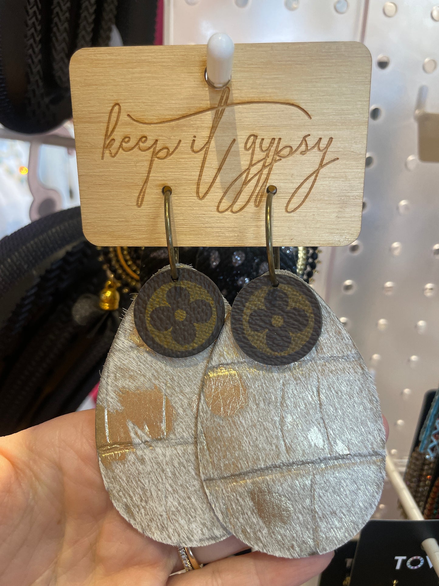 KEEP IT GYPSY LV EARRING