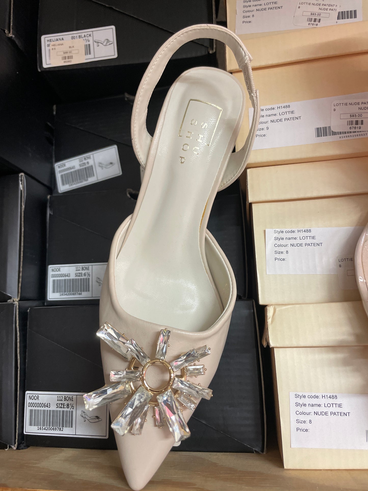 NOOR BONE SHOE