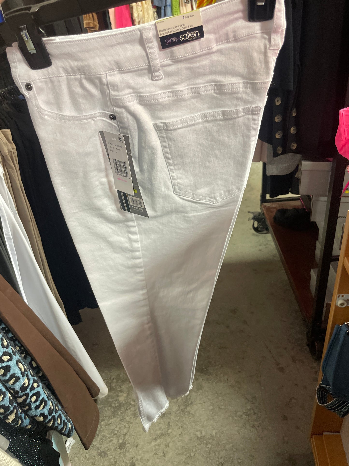 WHITE CROP JEAN
