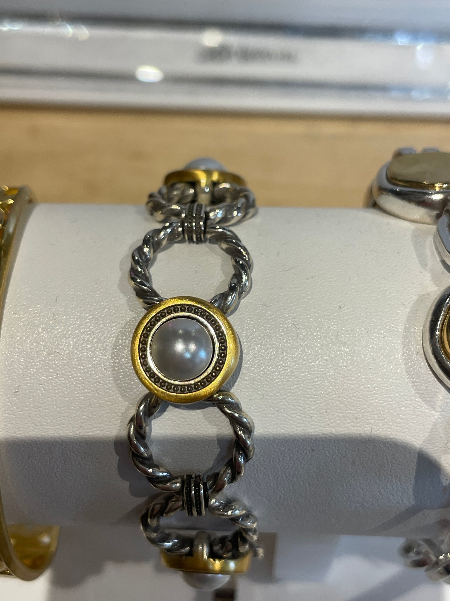 MERIDIAN GOLDEN PRL BRACELET