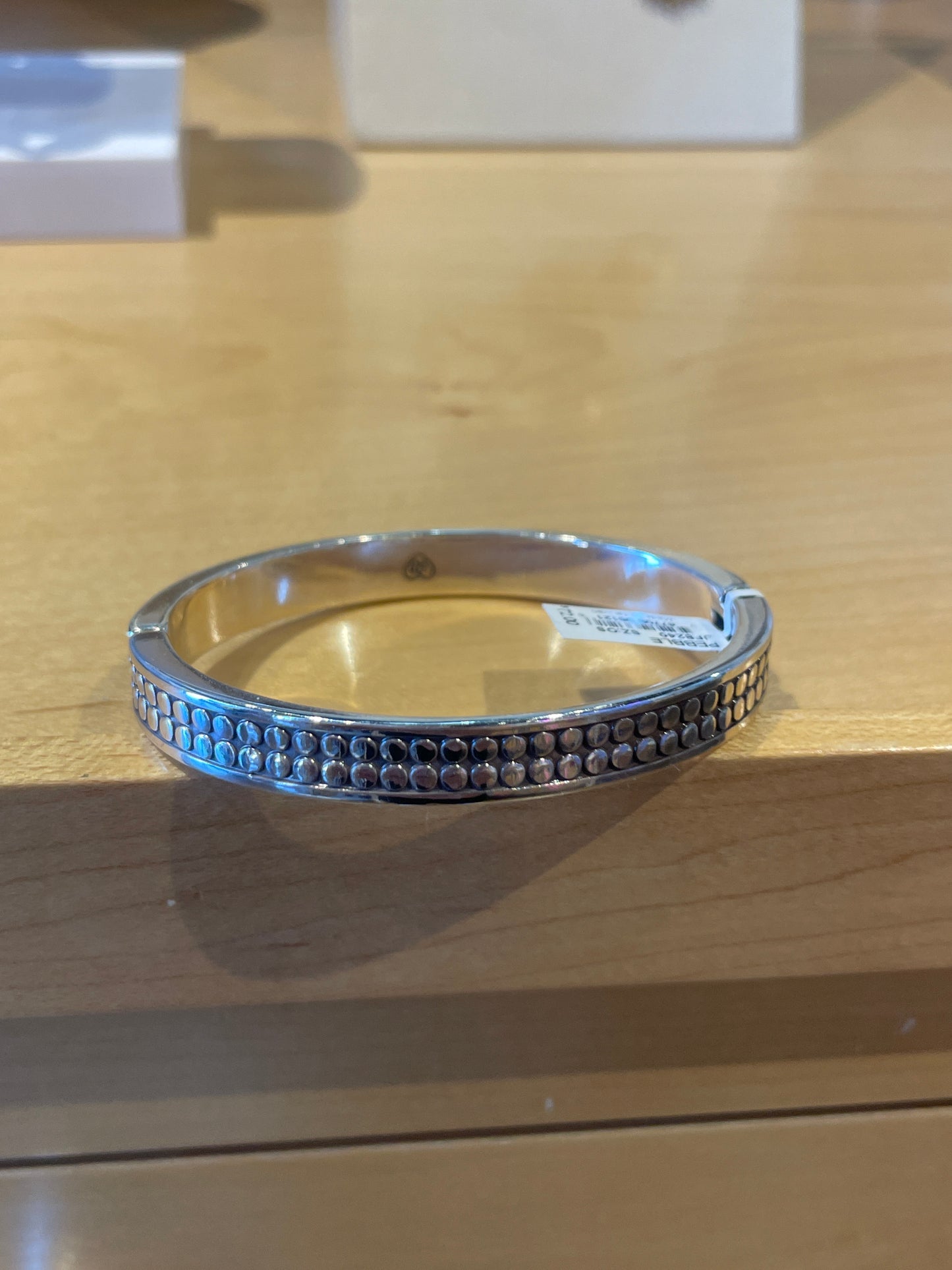 Pebble Round Hinged Bangle