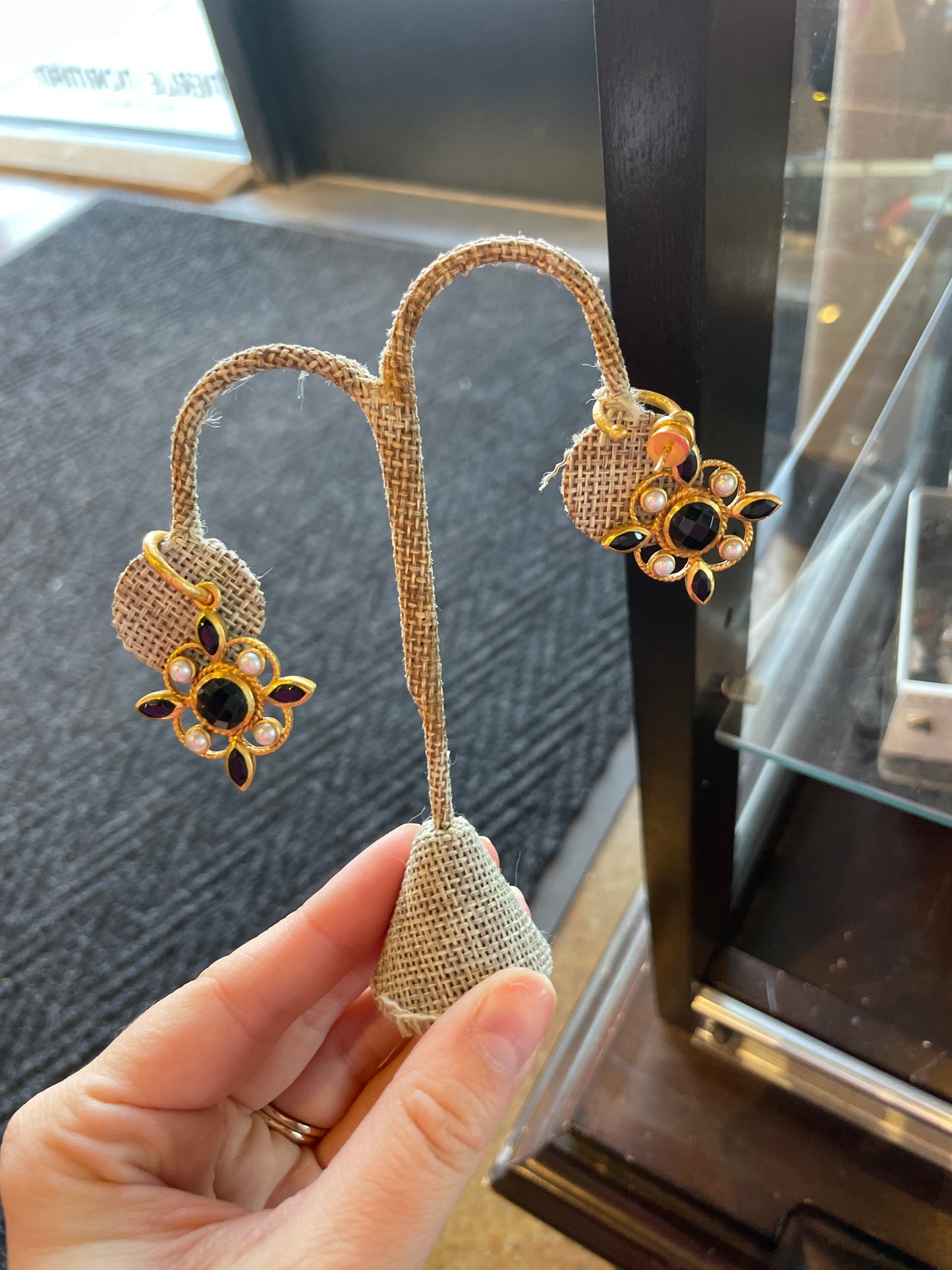 HOOP AND CHARM GOLD