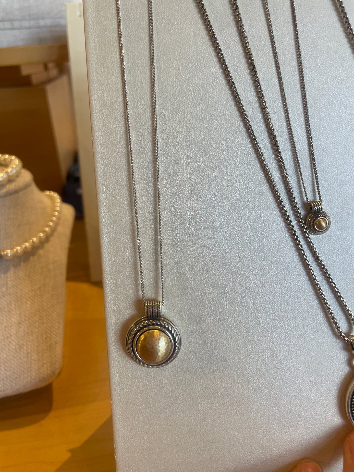 MONETE PENDANT NECKLACE