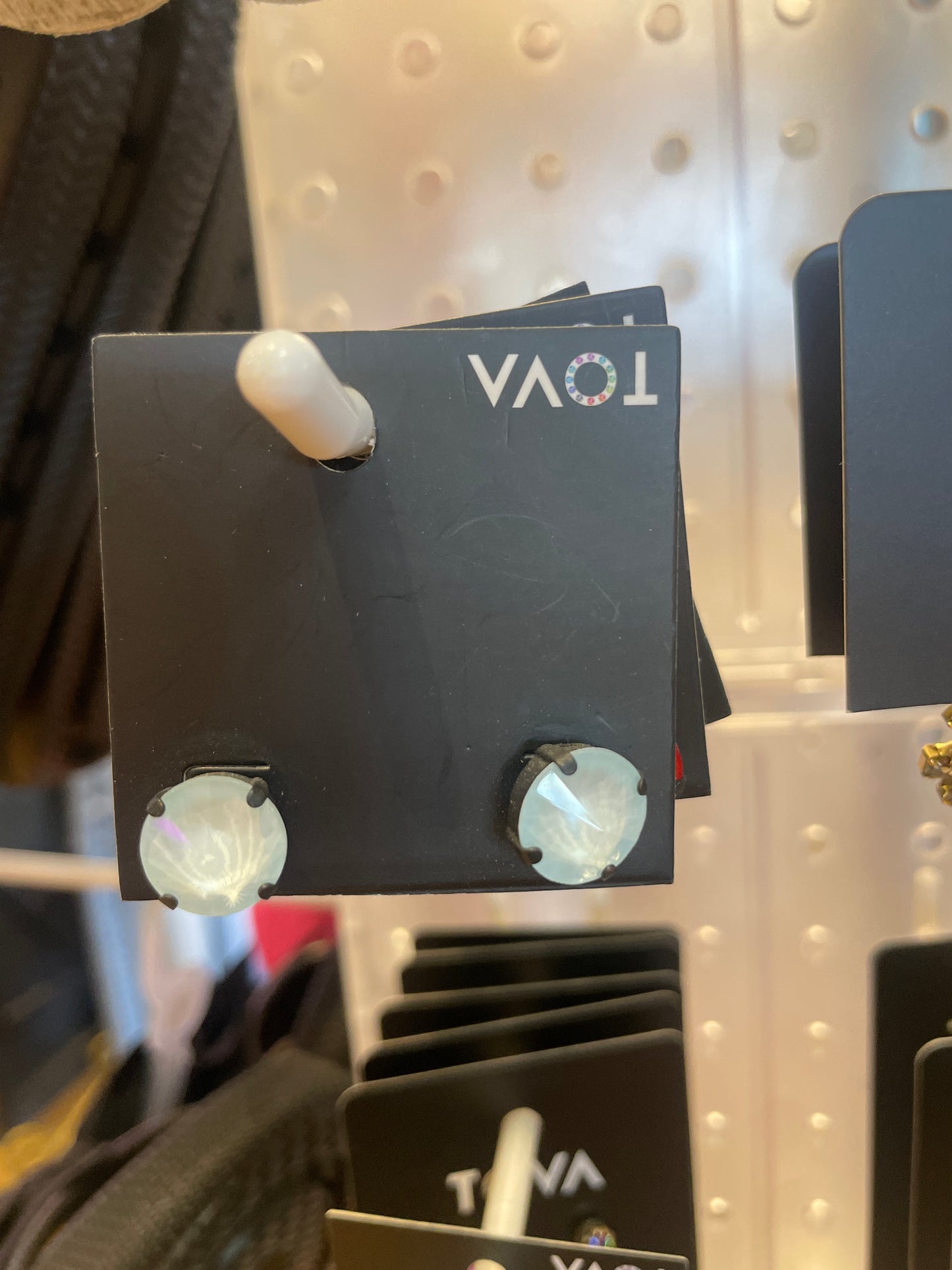 SINGLE CRYSTAL EARRING