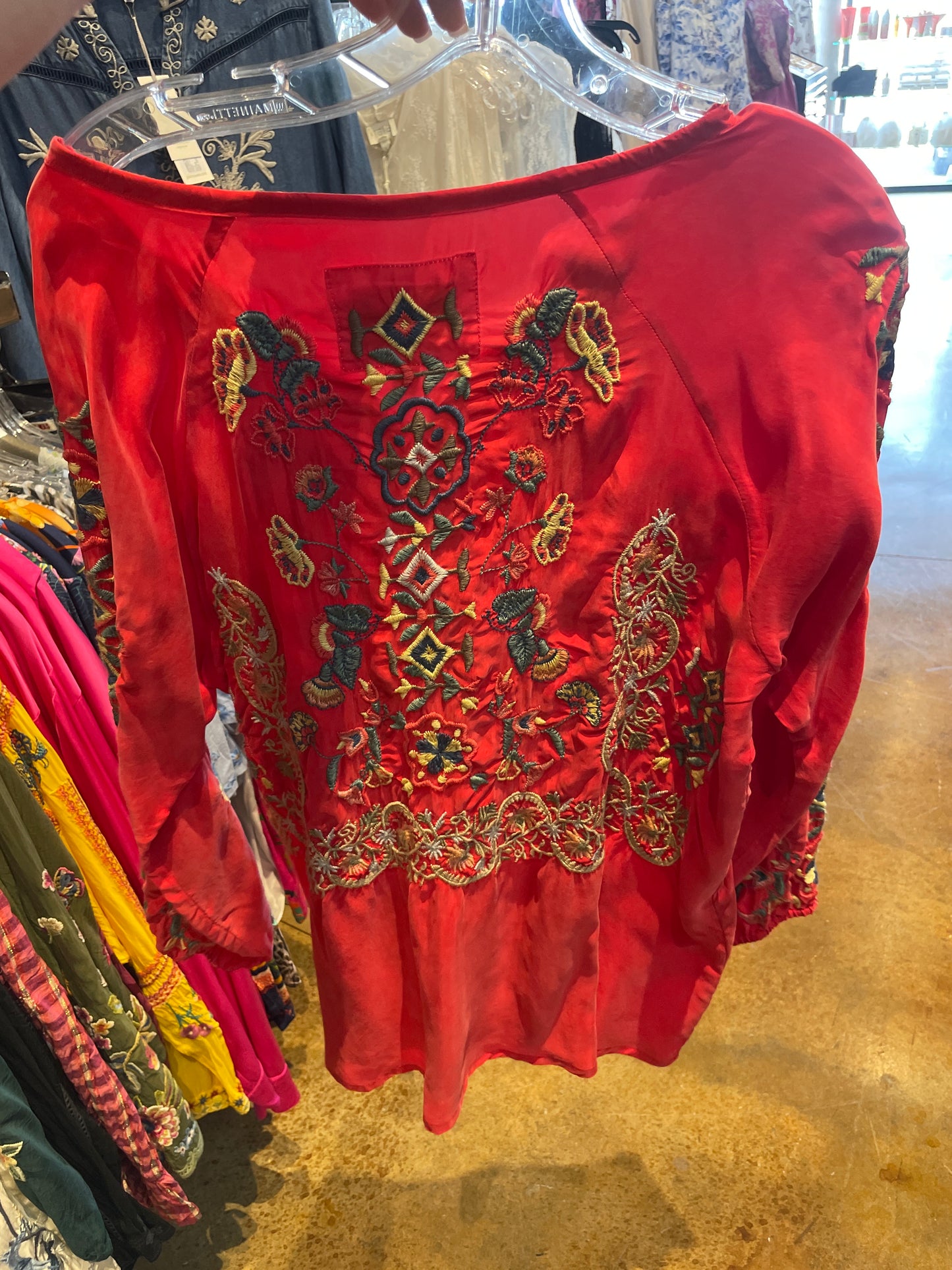 AKIRA BLOUSE MARS RED