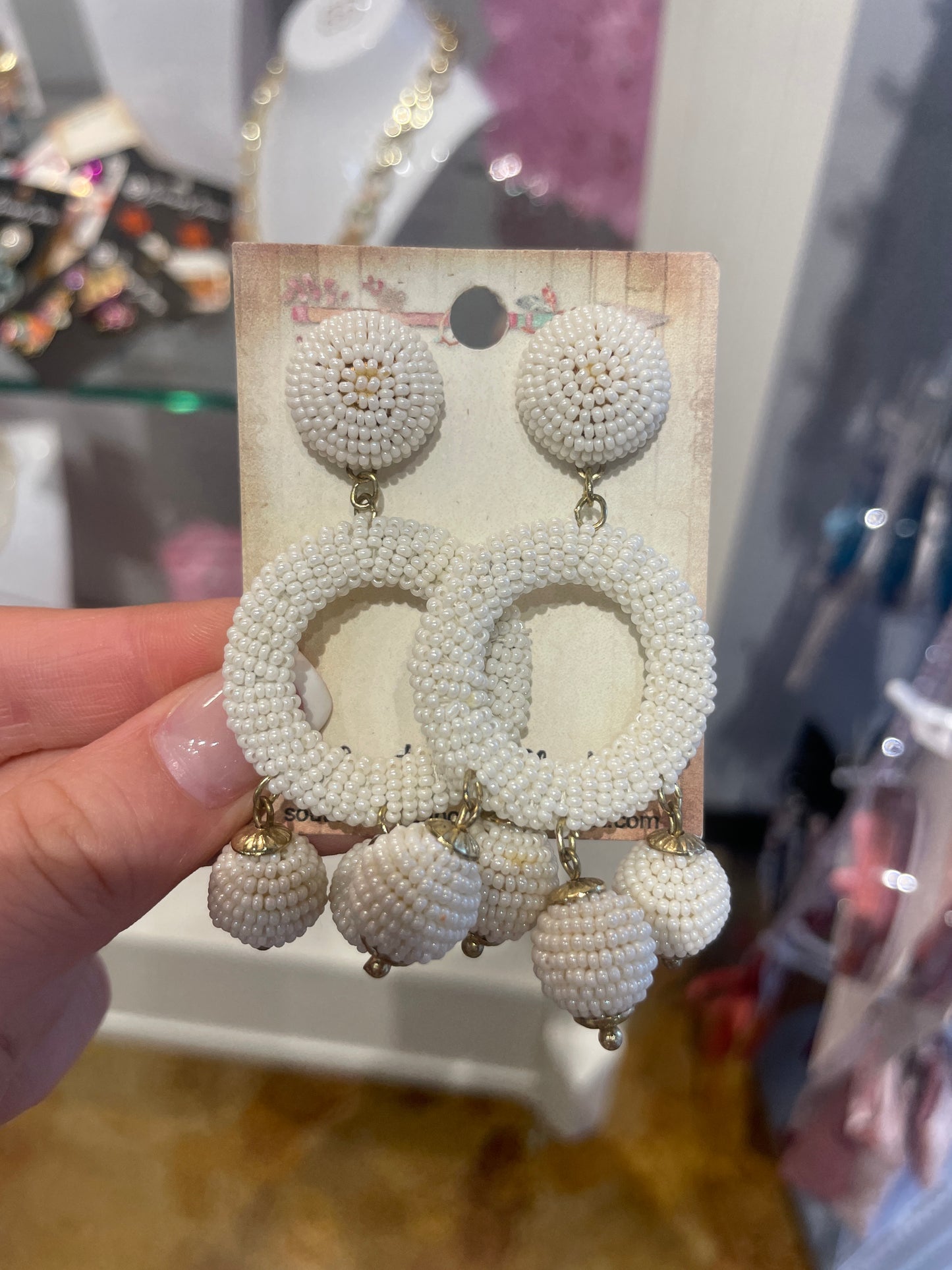 circle earrings white