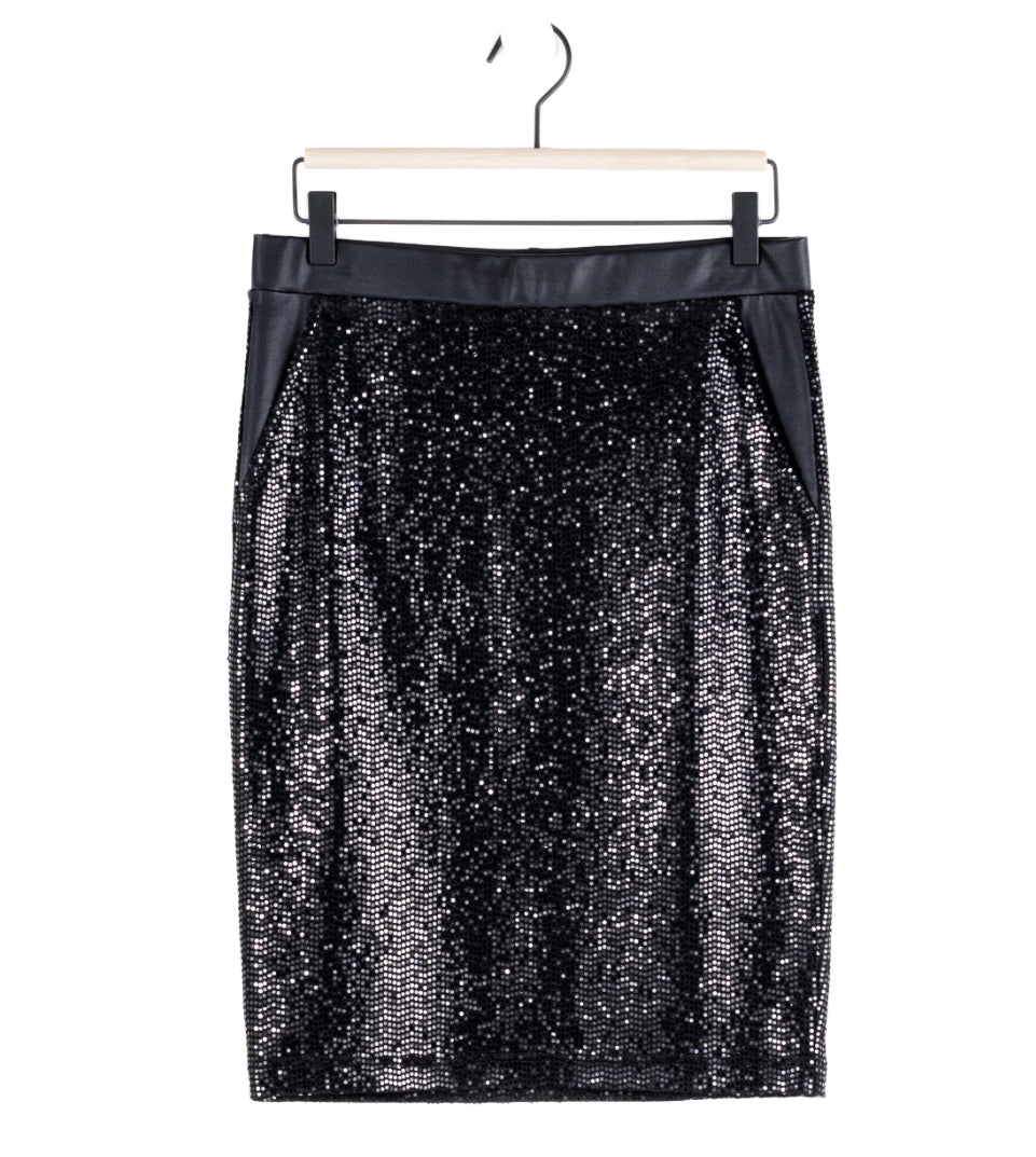 Shimmer Stretch Pull-on Skirt W/ Pockets And