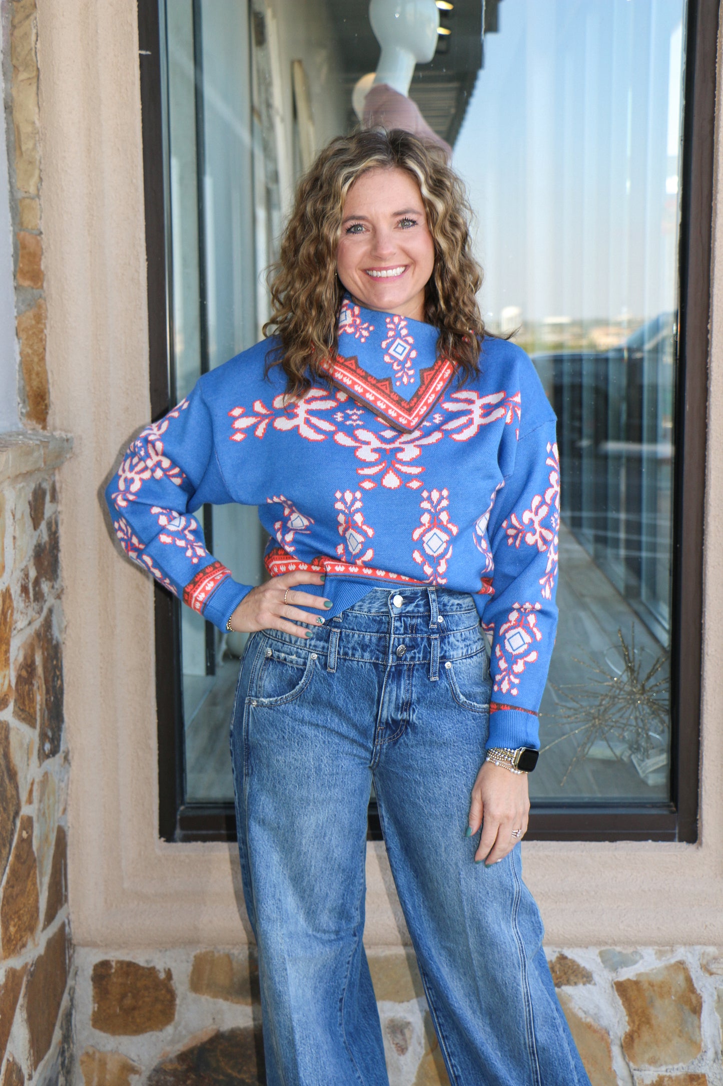 Blue long sleeve print sweater