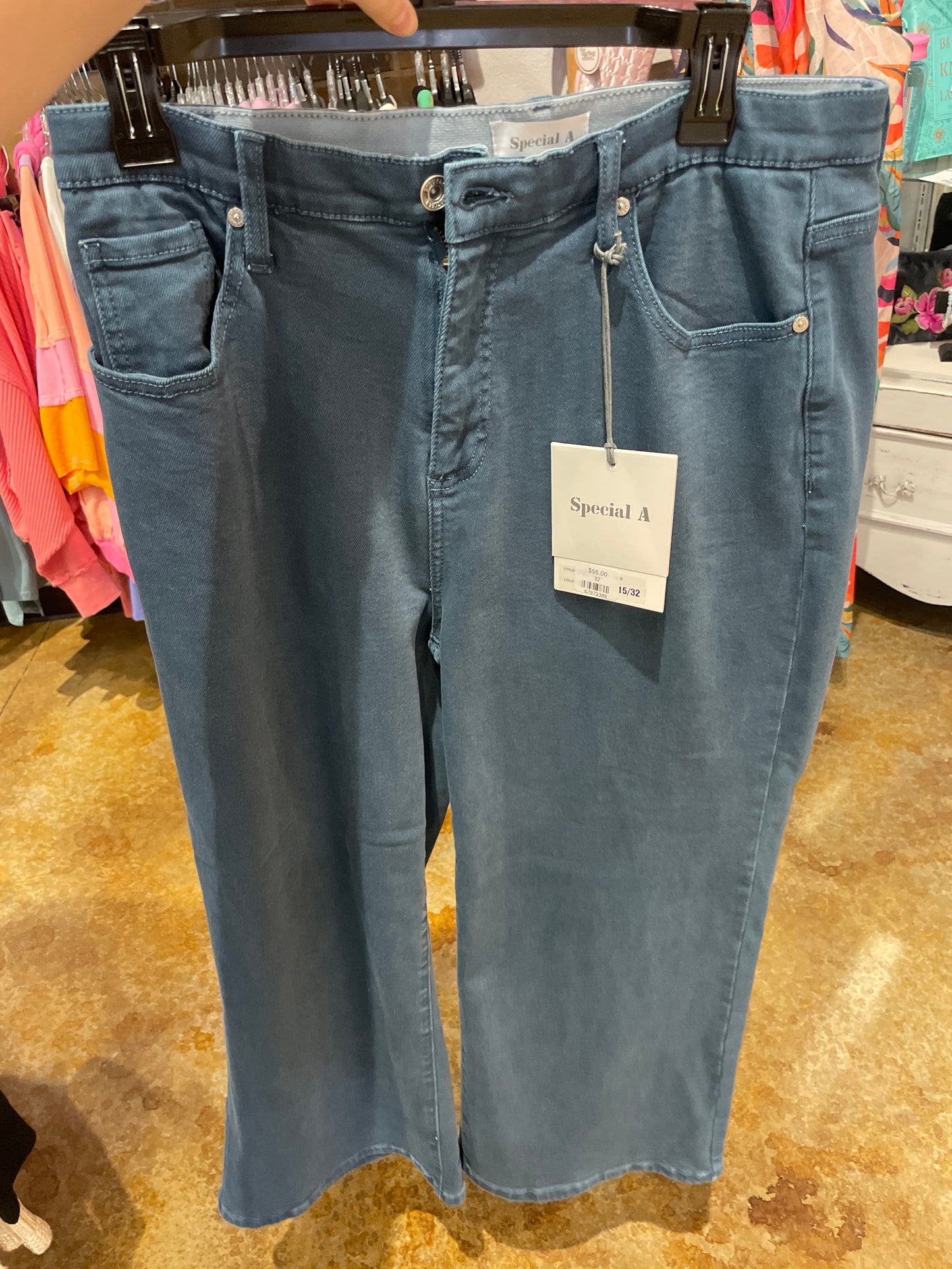 BLUE WASHED JEANS