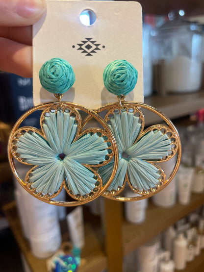 FLOWER W/ GOLD EAR