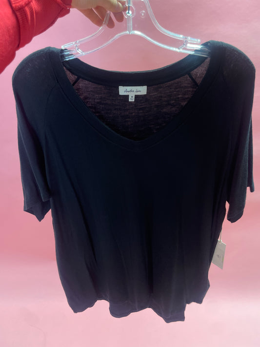 TAYLOR BLACK T-SHIRT