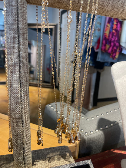 BUBBLE INITIAL NECKLACE CHAIN