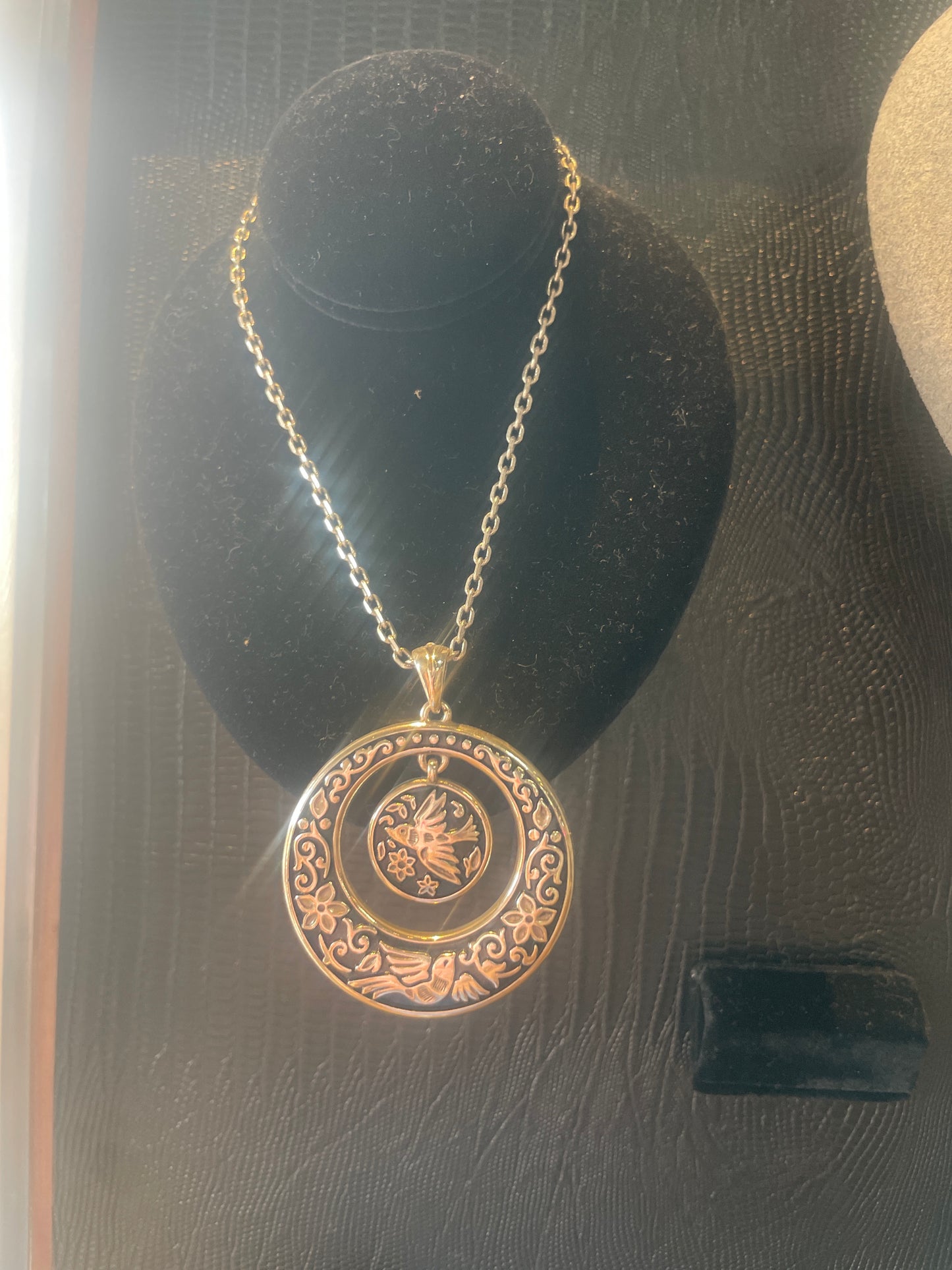MOONLIGHT GARDEN PENDANT NCK