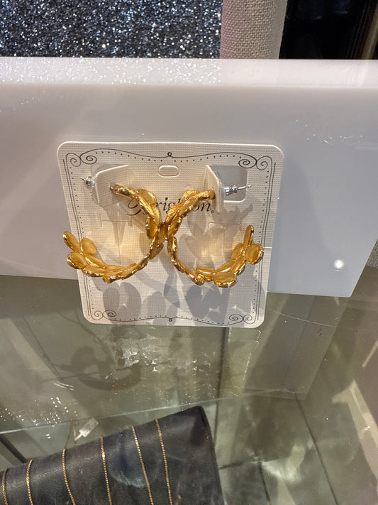Everbloom petal gold hoop