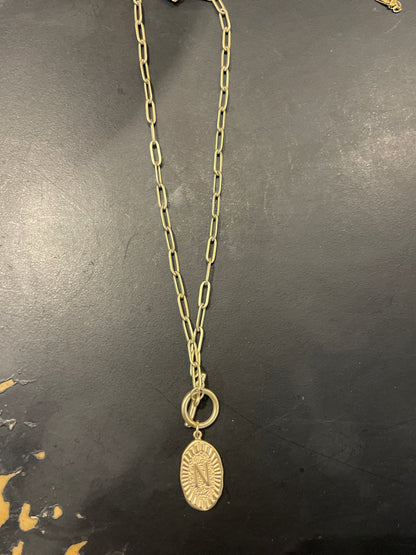 INITIAL NECKLACE