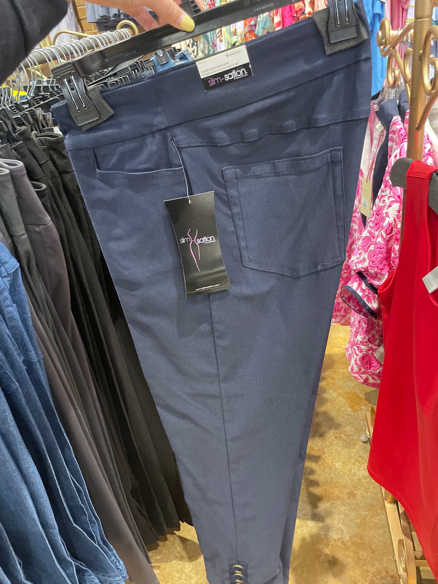 PULL ON ANKLE PANT WITH REAL FRT & BACK POCKETS & RING HEM VENTS