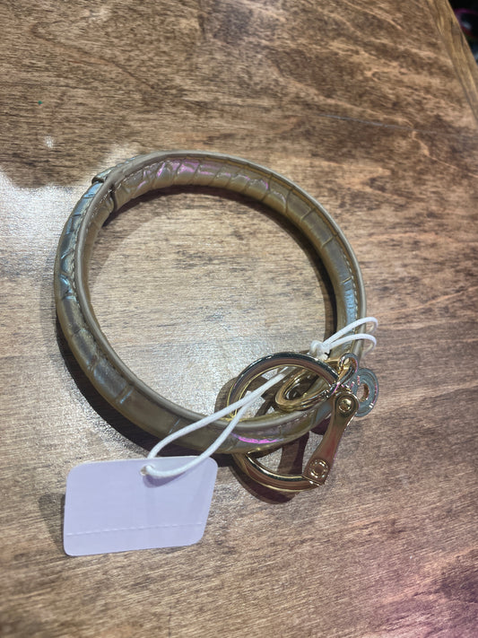 gold key ring