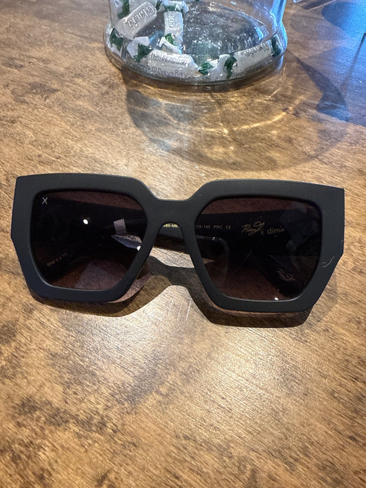 SHES A 10 SUNGLASSES