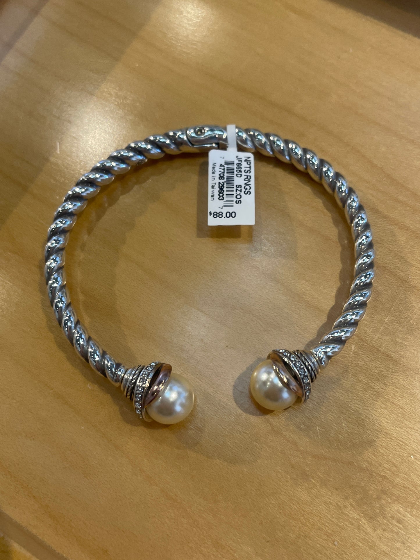 Neptune's Rings Pearl Open Hin