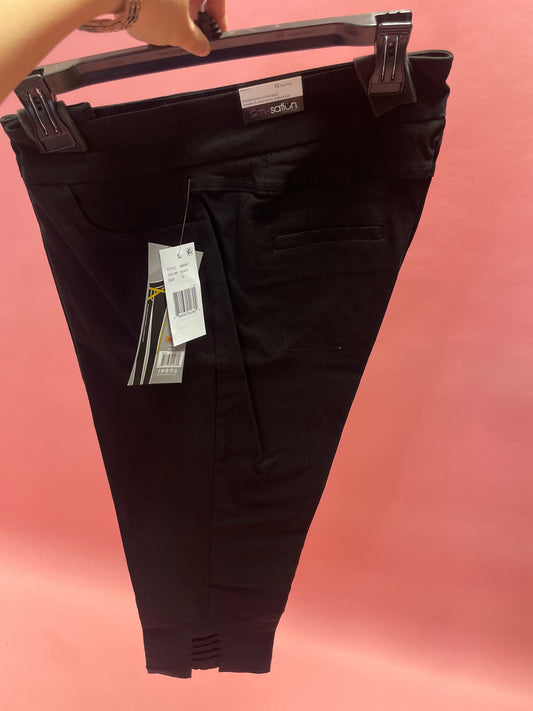 BLACK CROP PANTS