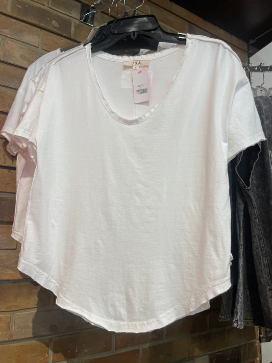 WHITE TEE SHIRT
