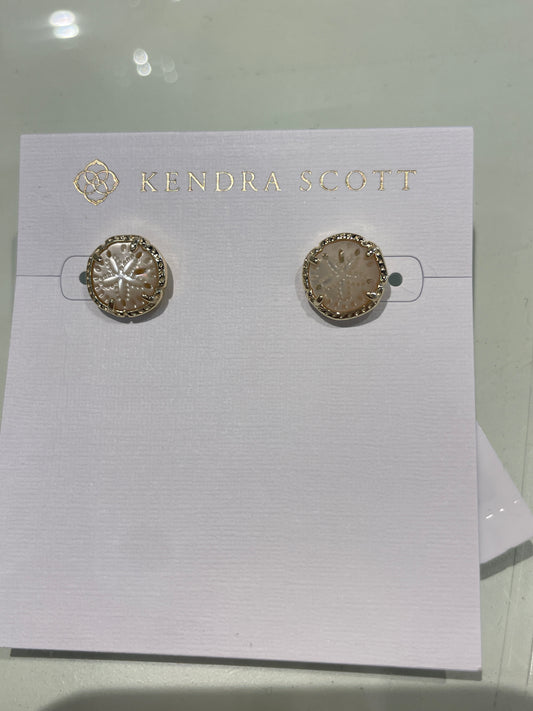 Sand dollar stud earring