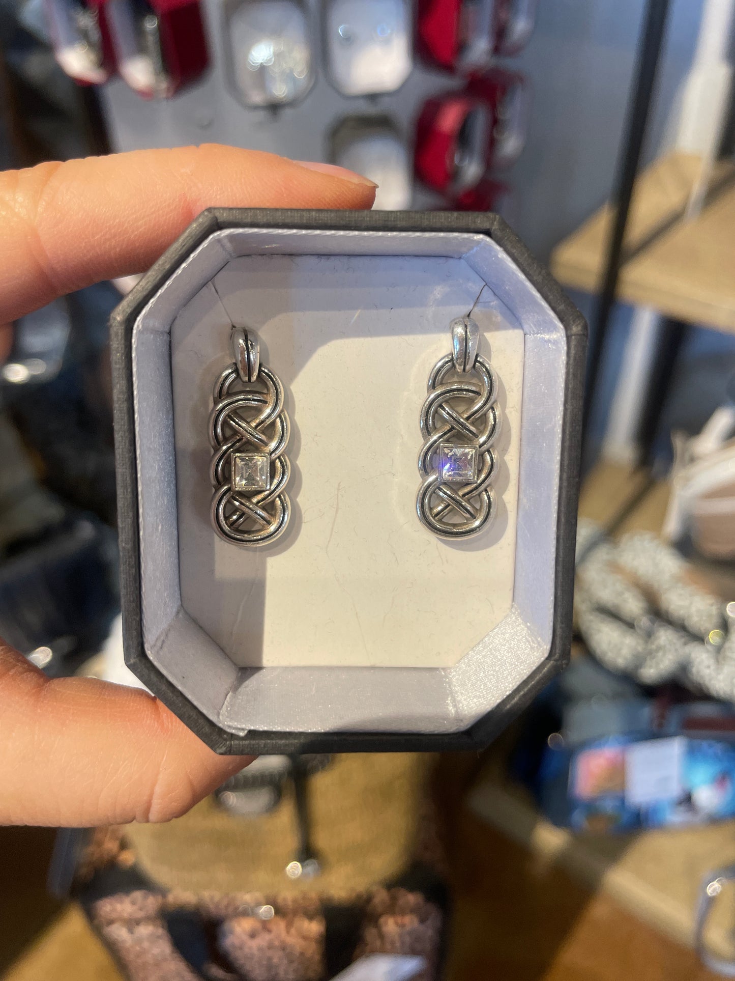 INTERLOK LUSTRE EAR GIFT BOX