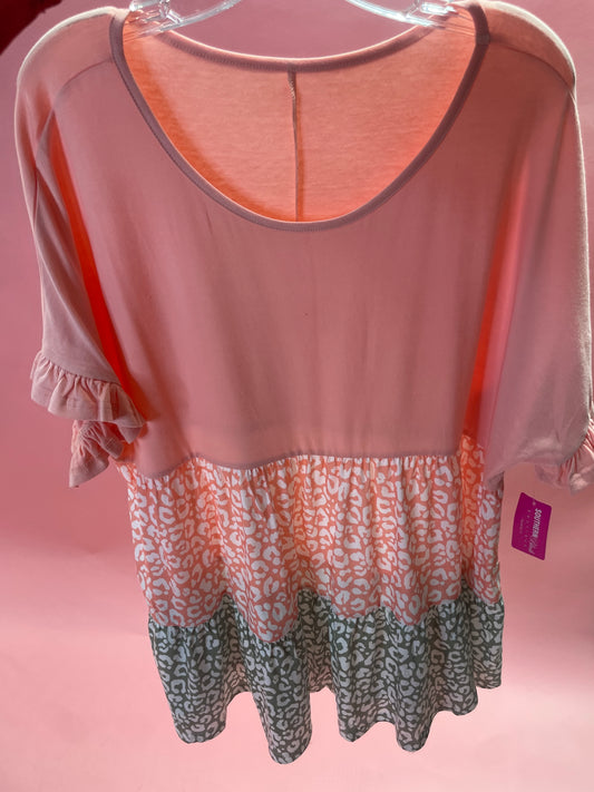 Pink Ruffled Short Sleeve Leopard Splicing Flowy Plus Size Top