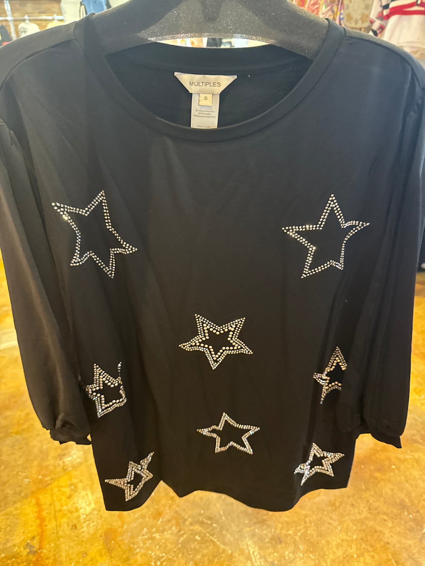 BLACK TOP WITH RHINESTONE STAR