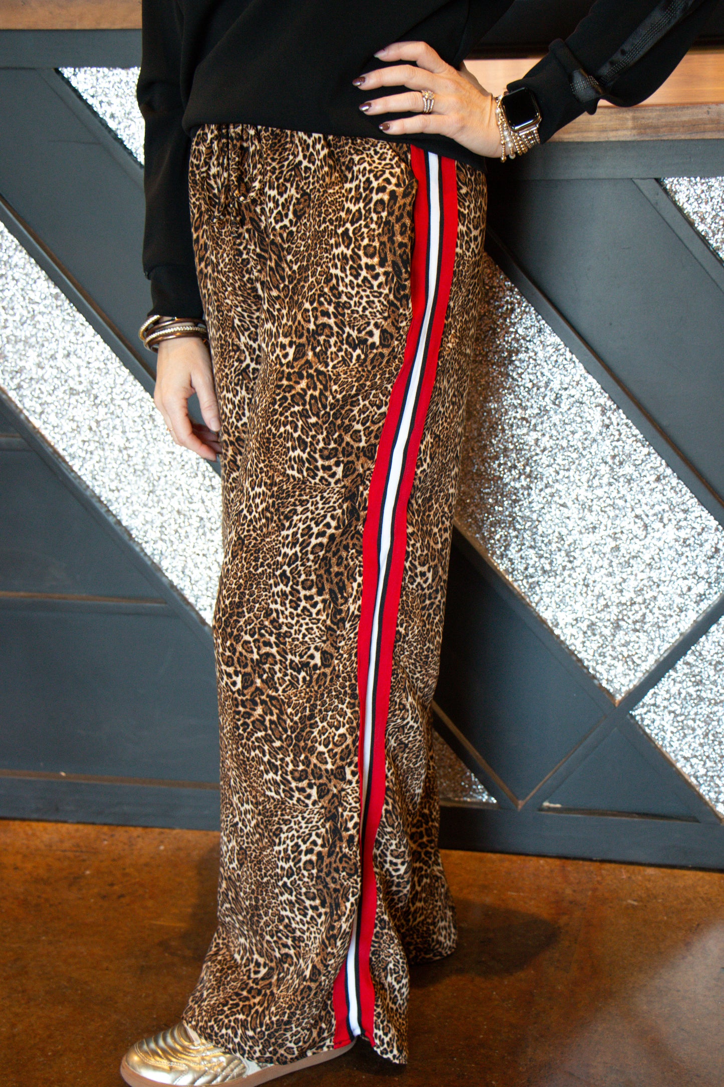 MOCHA LEOPARD PANT W/ RED DETAIL