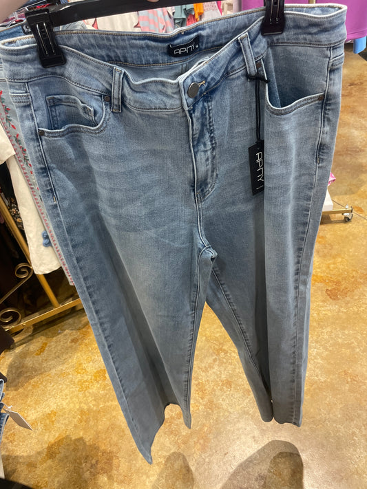light washed cropped leg denim