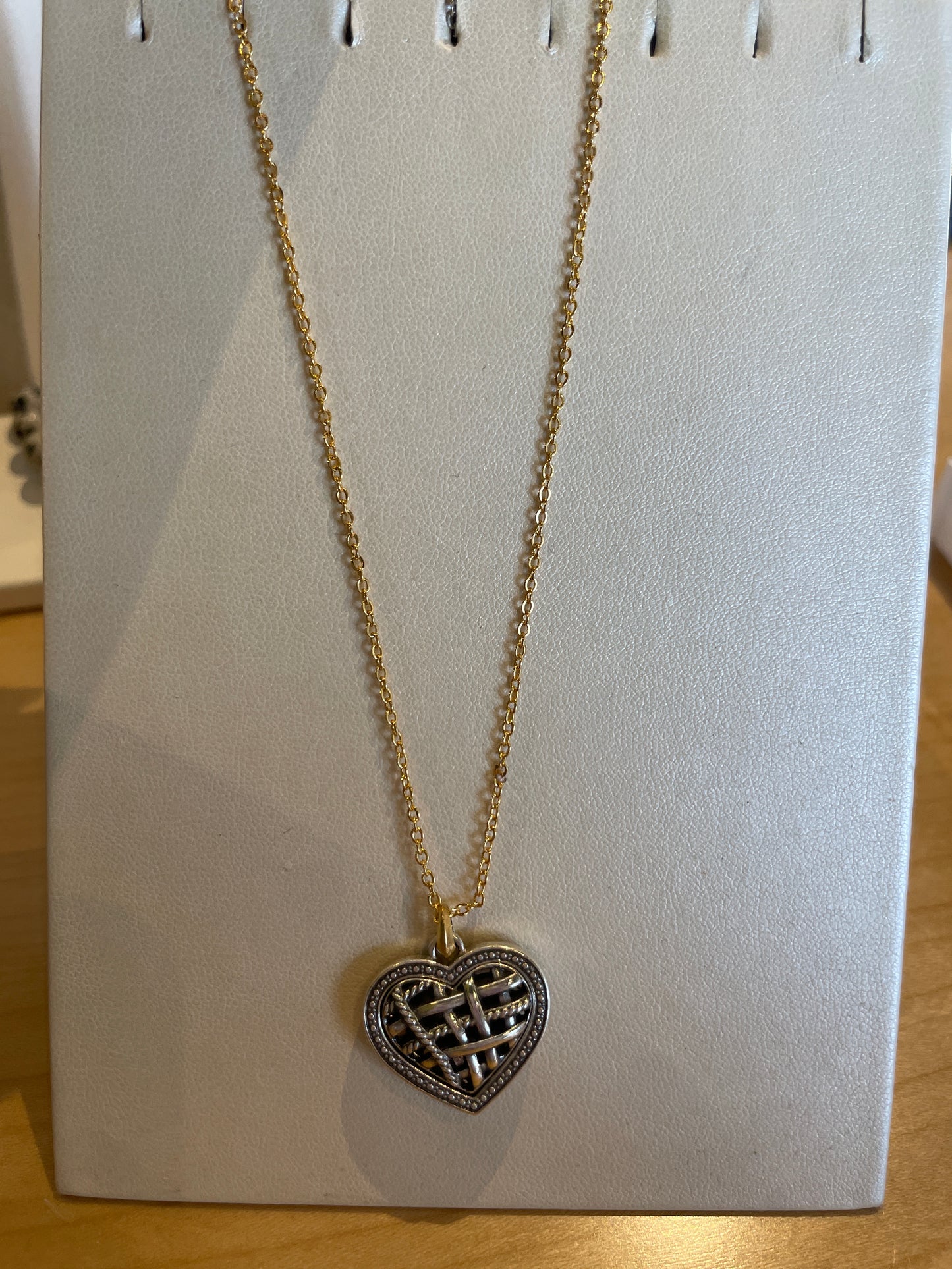 NEPTUNES NECKLACE HRT