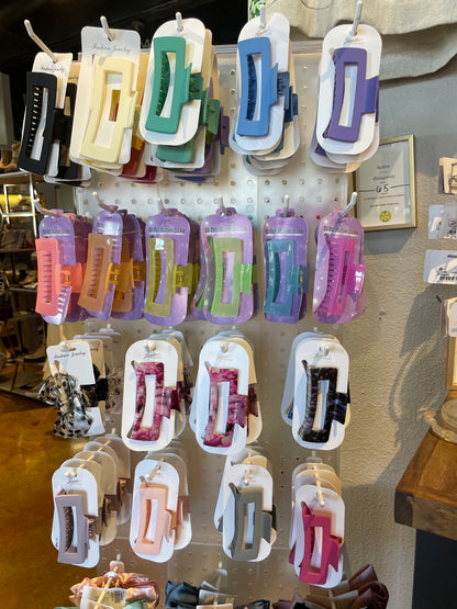 Dull Spring Tone Claw Clips