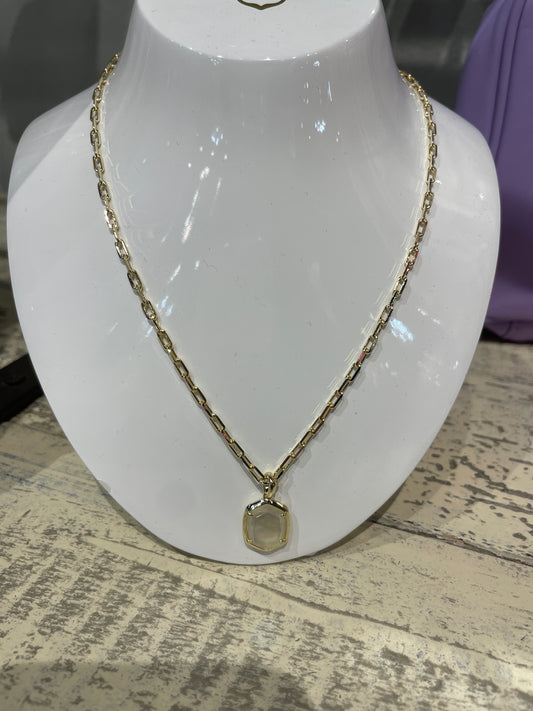 Daphne Pendent Necklace