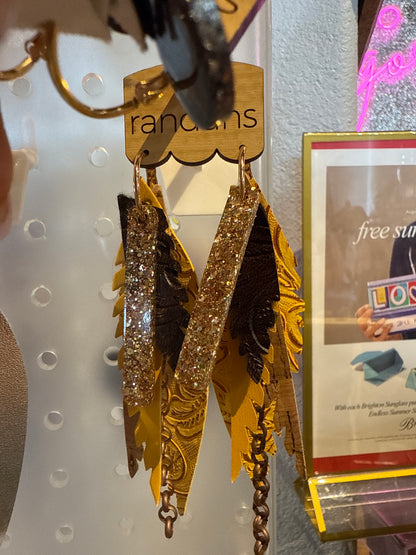 Feather detailed earrings