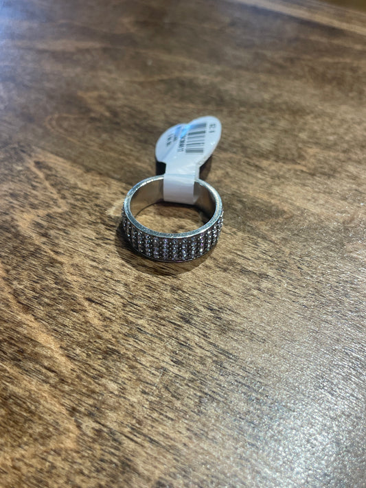 thick diamond band