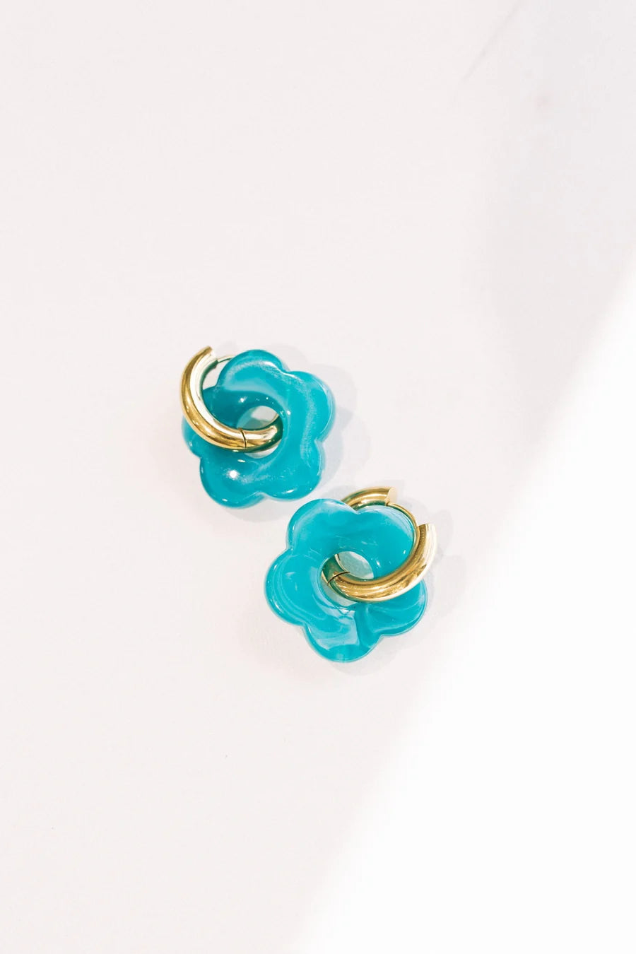 Daisy hoop earrings