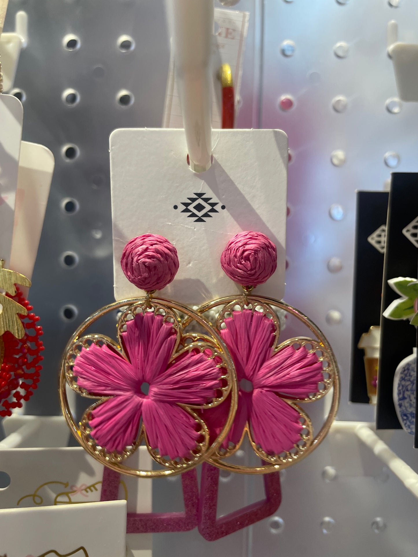 FLOWER W/ GOLD EAR
