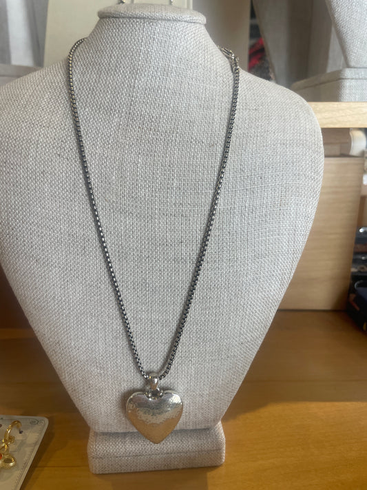 ONE HEART PENDANT NECKLACE